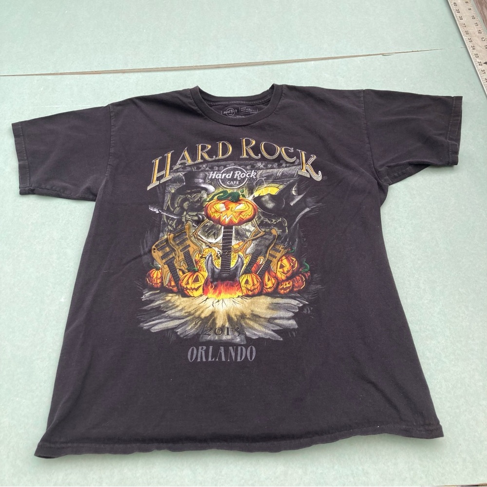 2013 Hard Rock Cafe New Orleans Halloween guitar graphic size L
